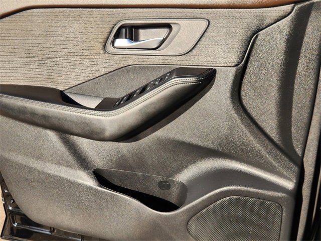 Used 2023 Nissan Rogue SV image 22