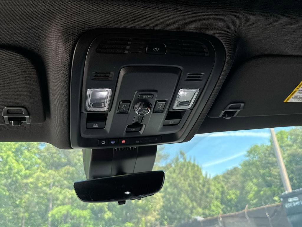 Used 2025 Chevrolet Tahoe Premier RWD image 19