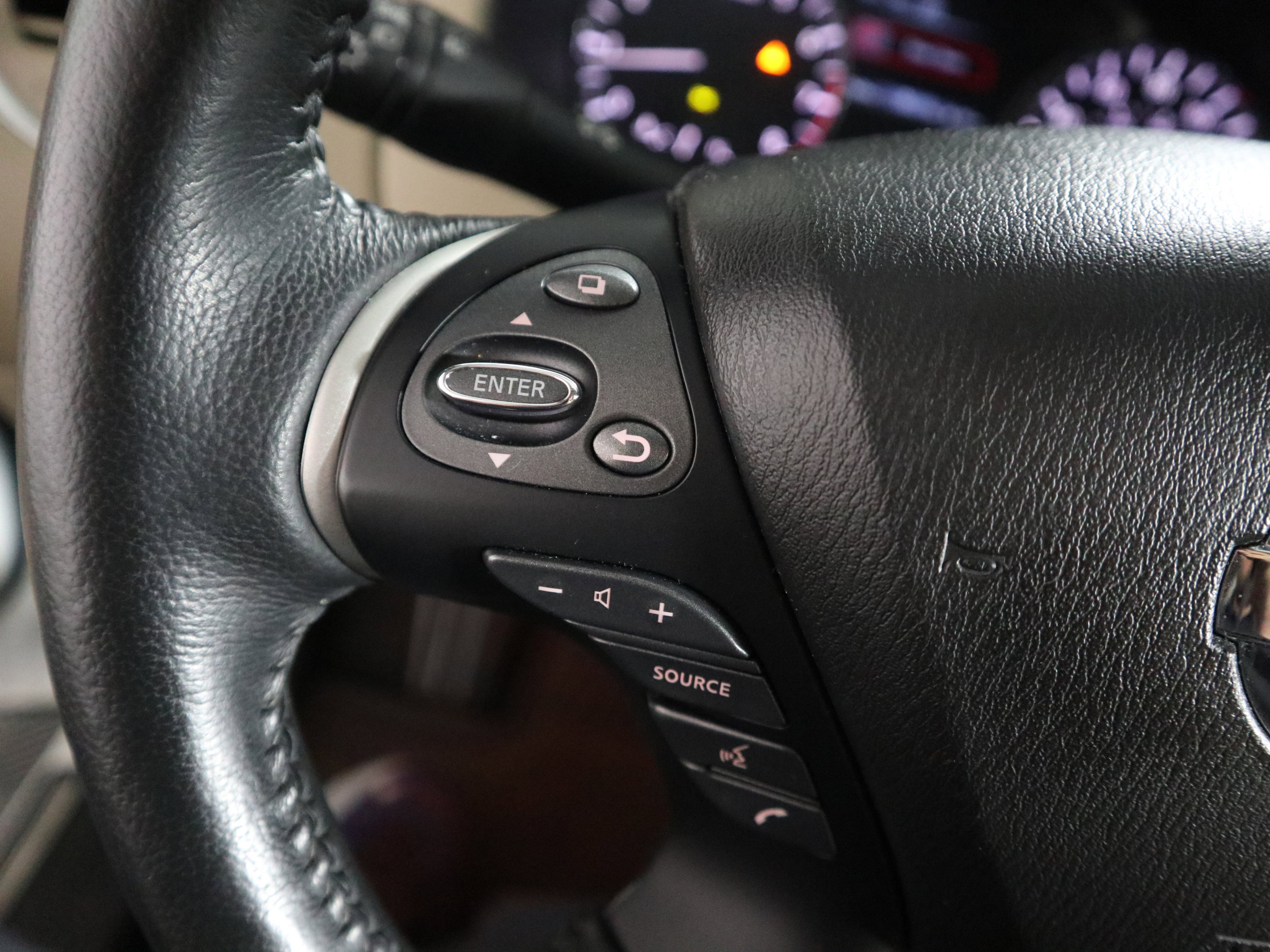 Used 2019 Nissan Pathfinder Platinum AWD/4WD image 29