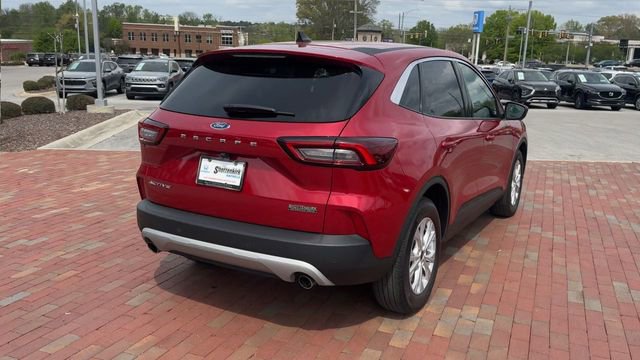 Used 2023 Ford Escape Active w/ Tech Pack #2 FWD image 2