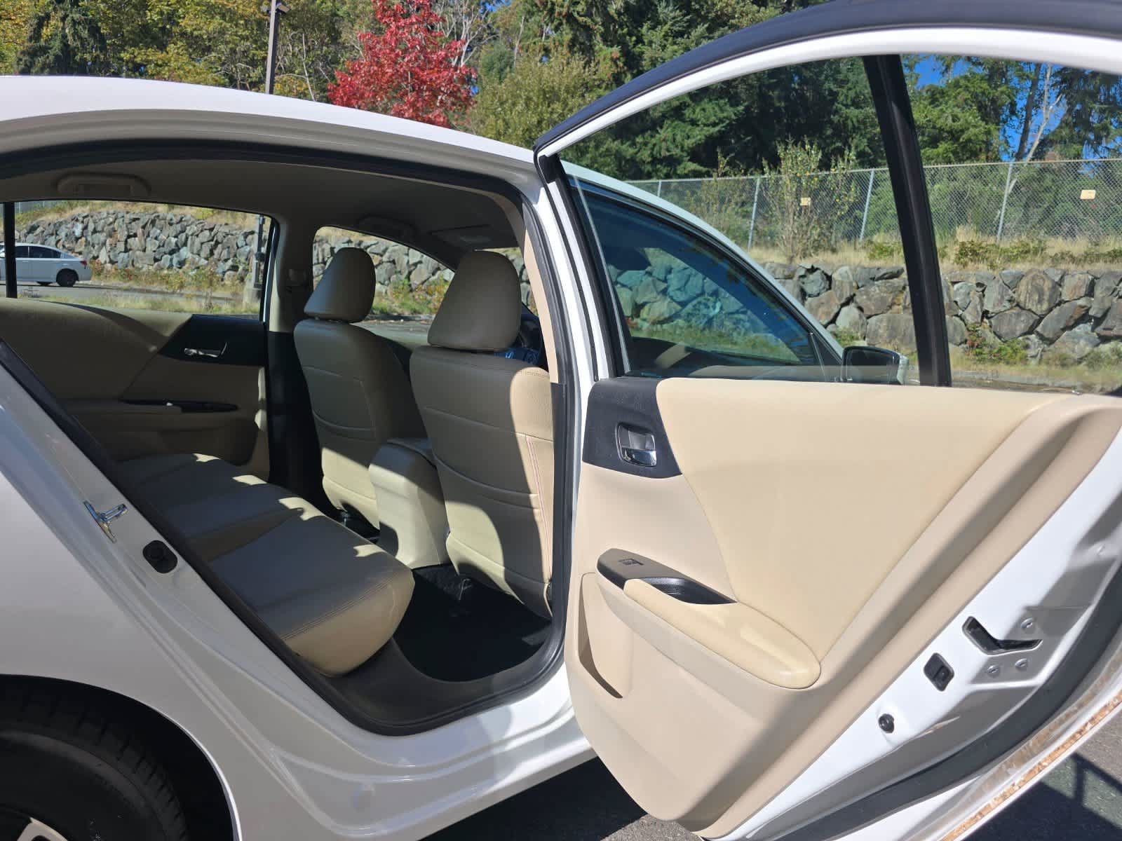 Used 2016 Honda Accord LX image 25