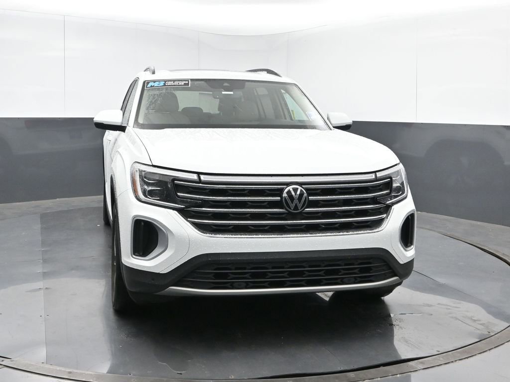 Used 2024 Volkswagen Atlas SE w/ Panoramic Sunroof Package image 8