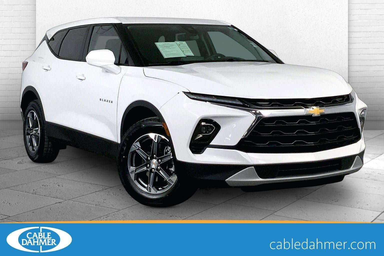 Used 2025 Chevrolet Blazer LT image 1