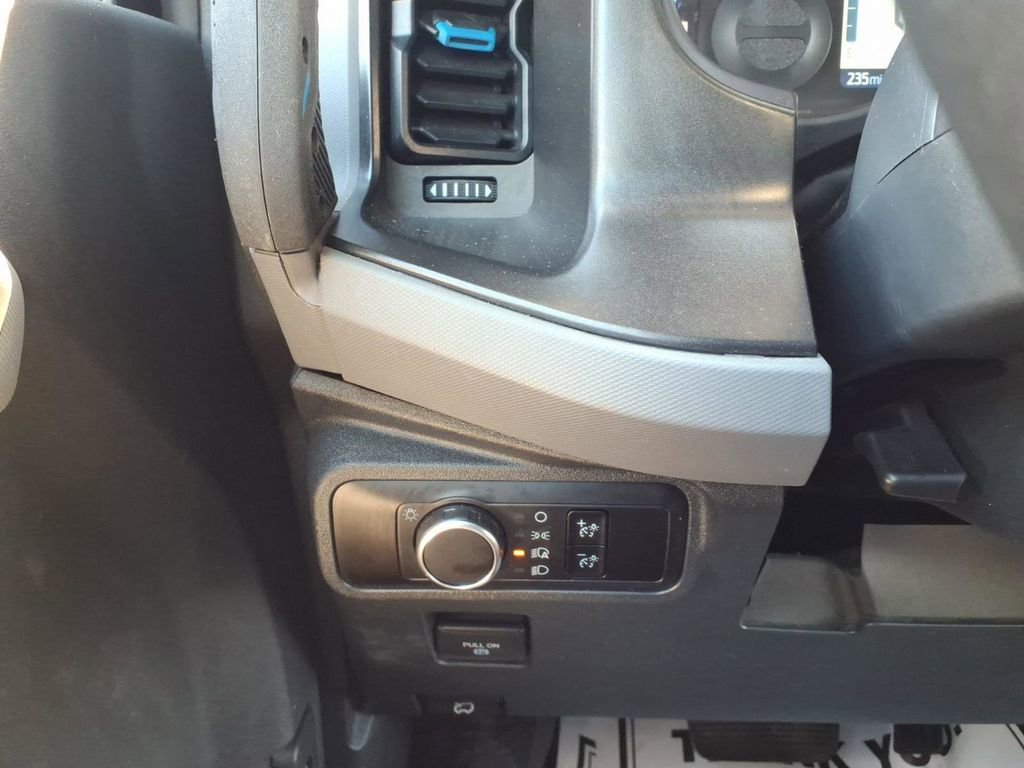 Used 2023 Ford Bronco Black Diamond AWD/4WD image 14