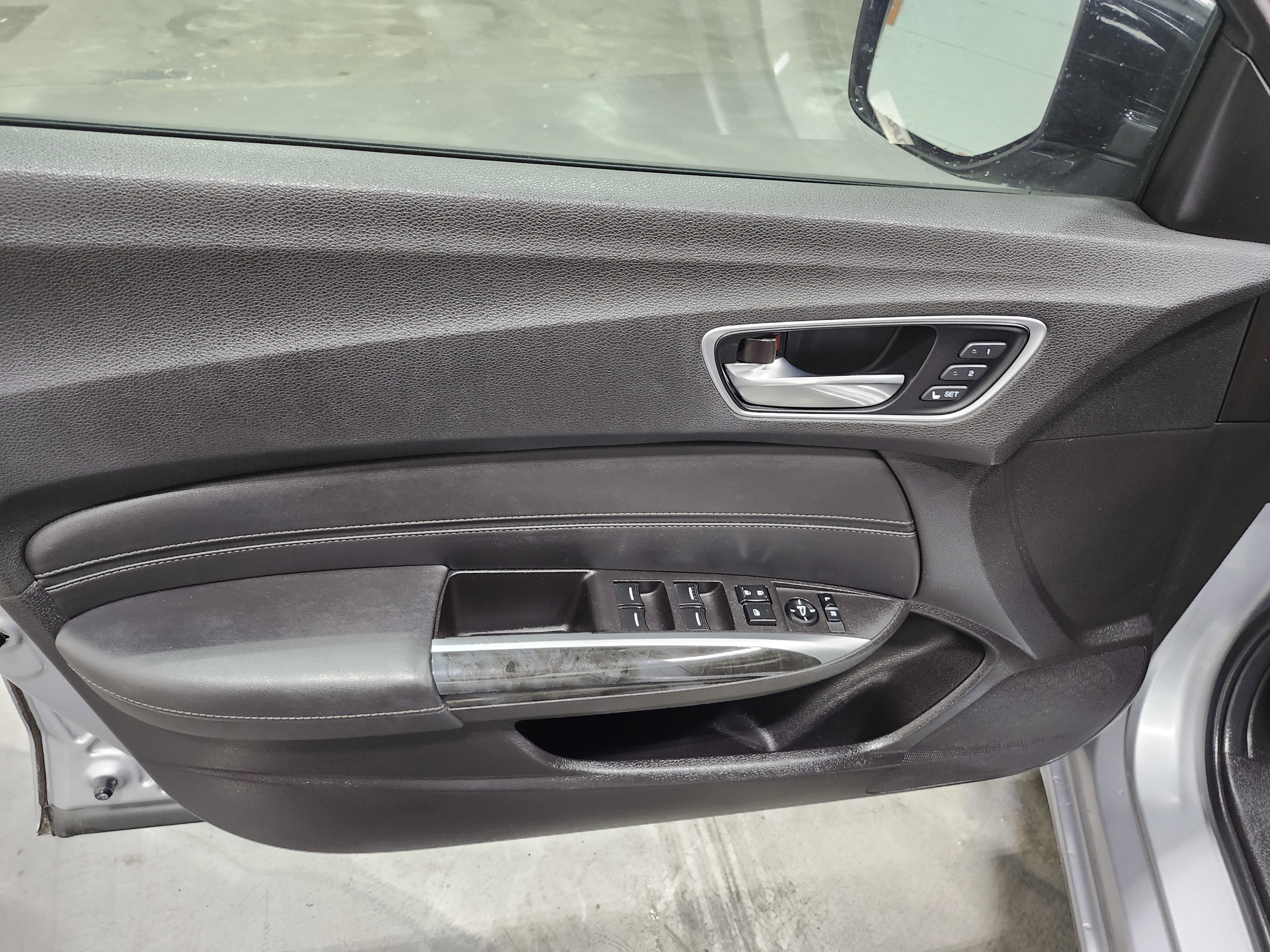 Used 2018 Acura TLX V6 image 26