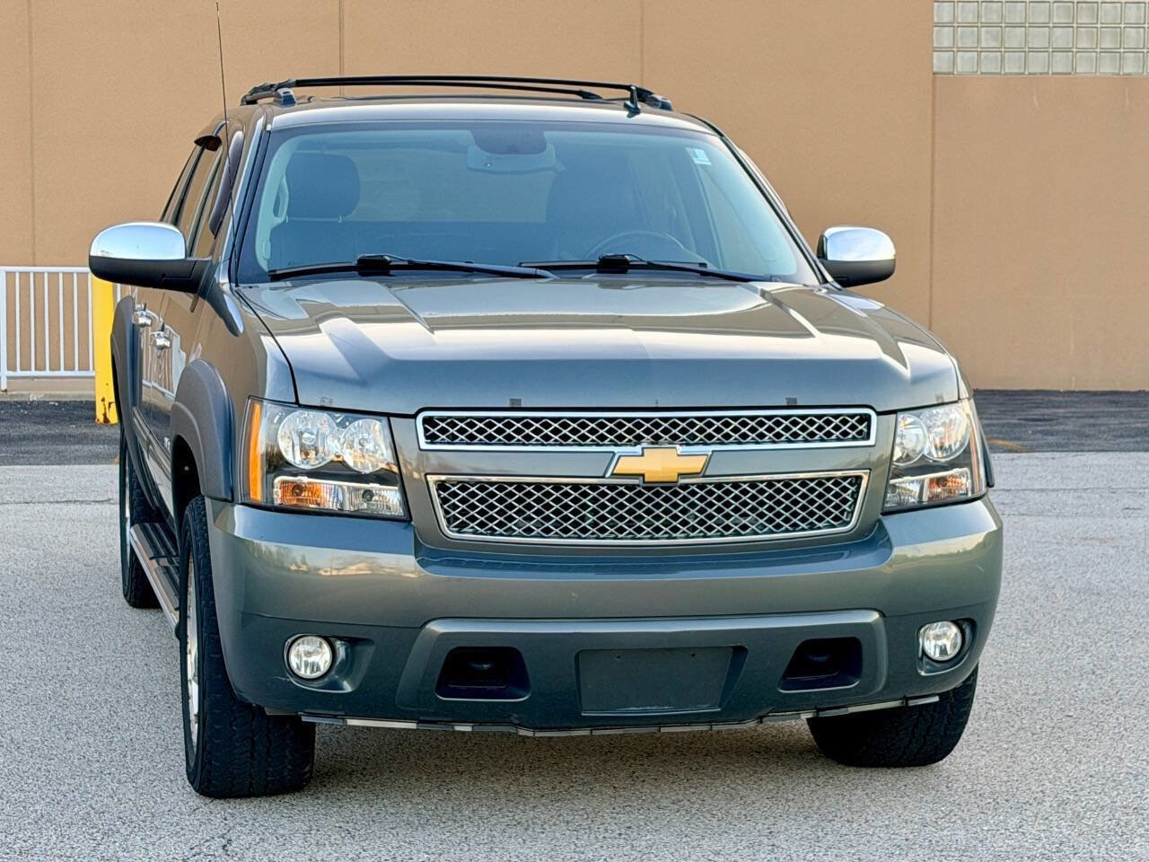 Used 2011 Chevrolet Avalanche LS w/ Regional Value Package AWD/4WD image 1