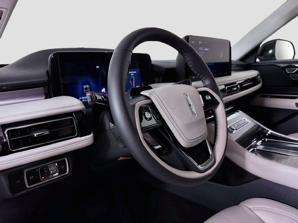 New 2027 Lincoln Aviator 2WD image 9