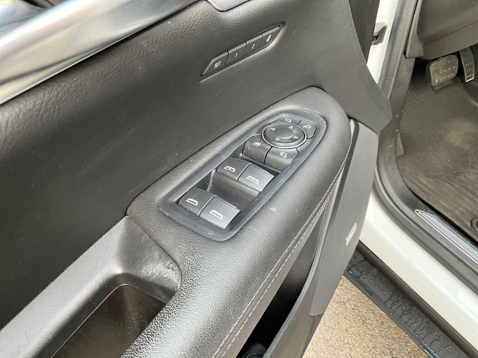 Used 2022 Cadillac XT5 Premium Luxury w/ LPO, Floor Liner Package image 14