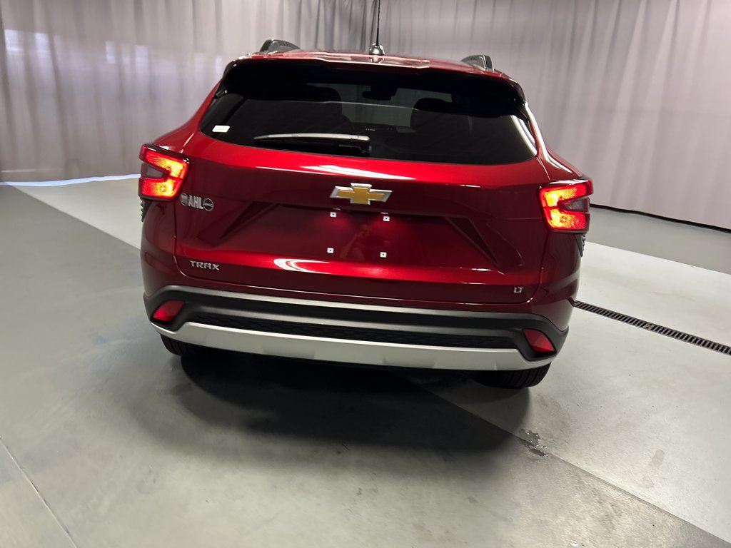 Used 2025 Chevrolet Trax LT w/ LT Convenience Package FWD image 6