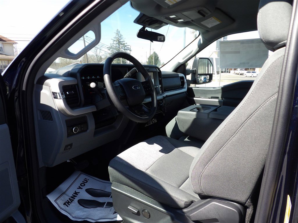 New 2025 Ford F350 XLT w/ FX4 Off-Road Package image 13