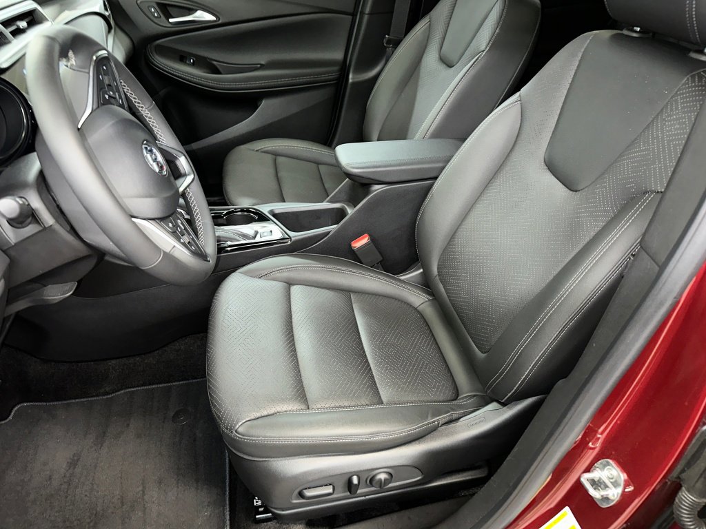 Used 2023 Buick Encore GX Essence w/ Experience Buick Package image 2