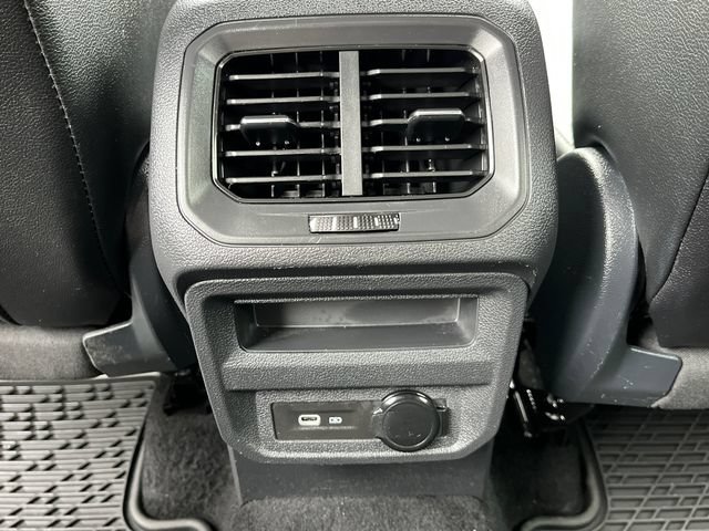 Used 2023 Volkswagen Tiguan SE AWD/4WD image 24