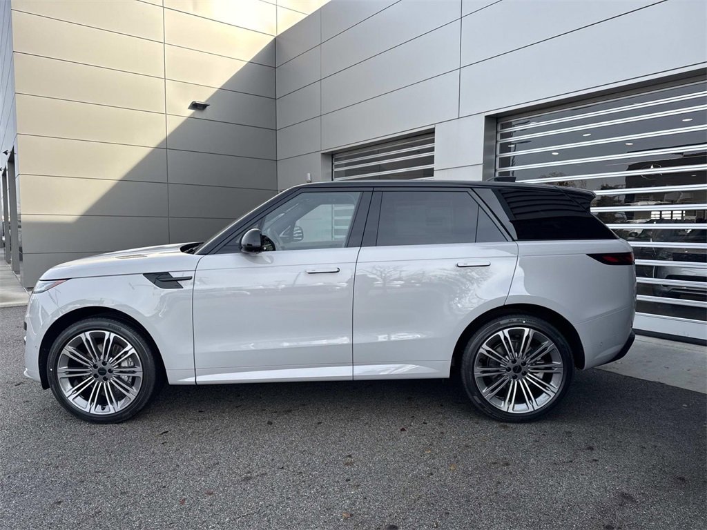 New 2026 Land Rover Range Rover Sport Dynamic SE image 4