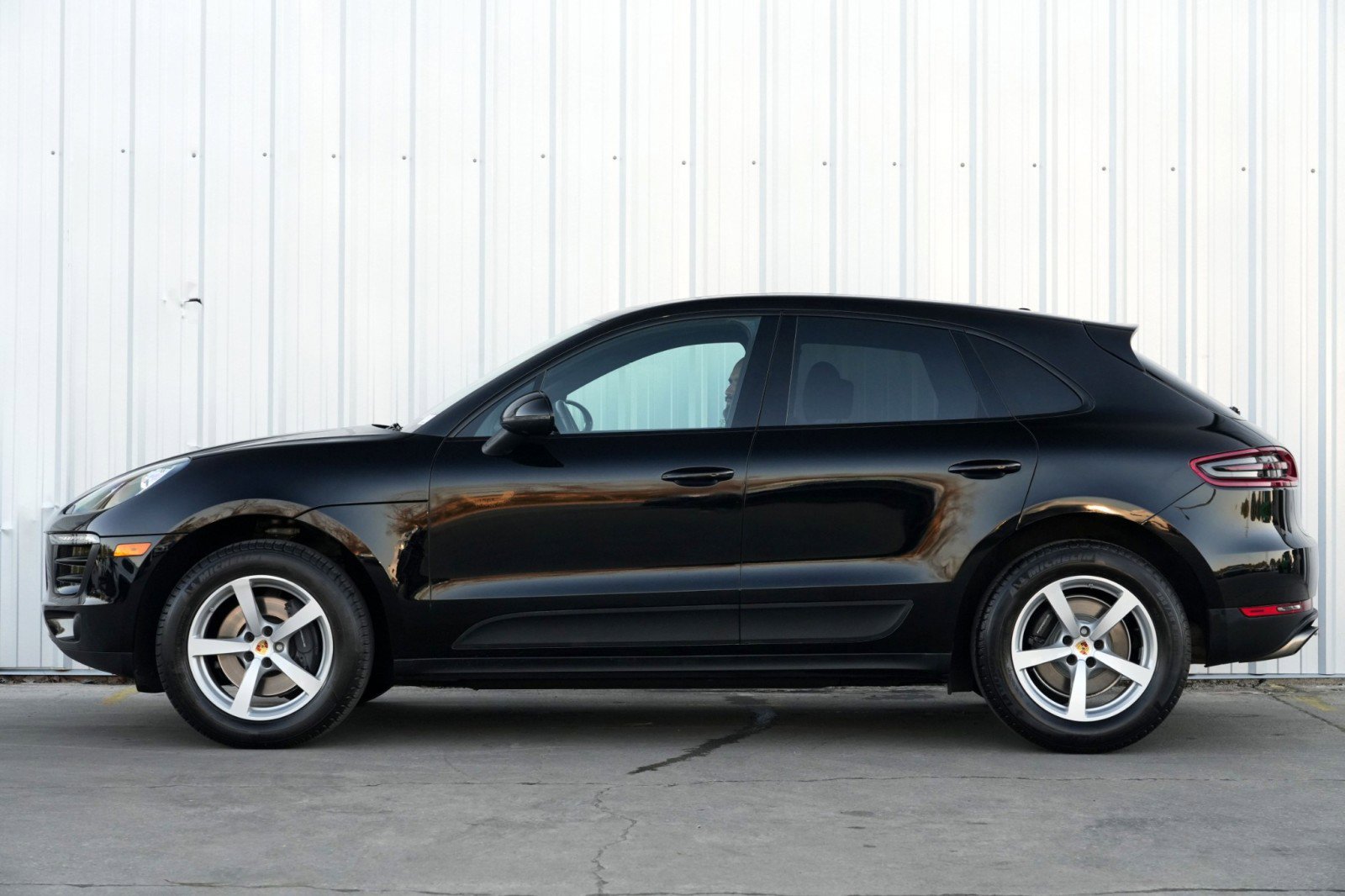 Used 2018 Porsche Macan image 8