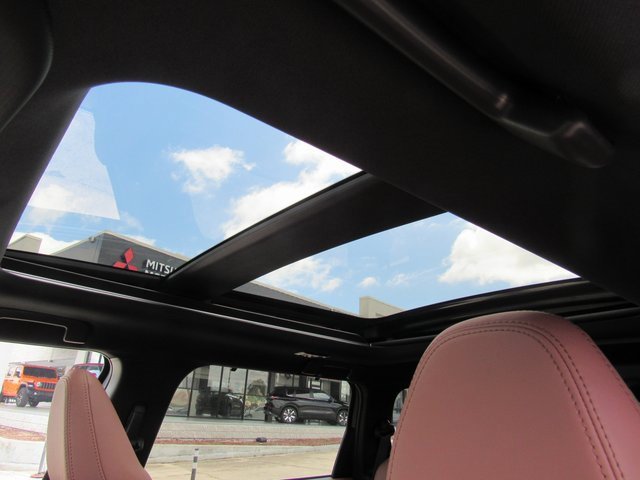 New 2025 Mitsubishi Outlander SEL image 16