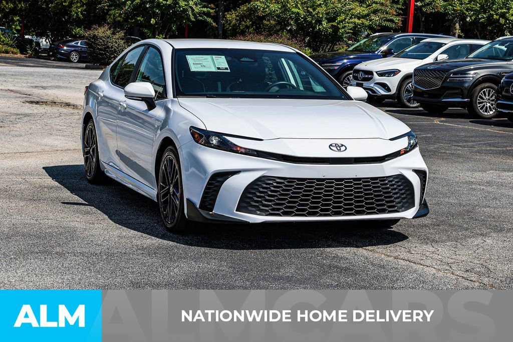 Used 2025 Toyota Camry SE image 5