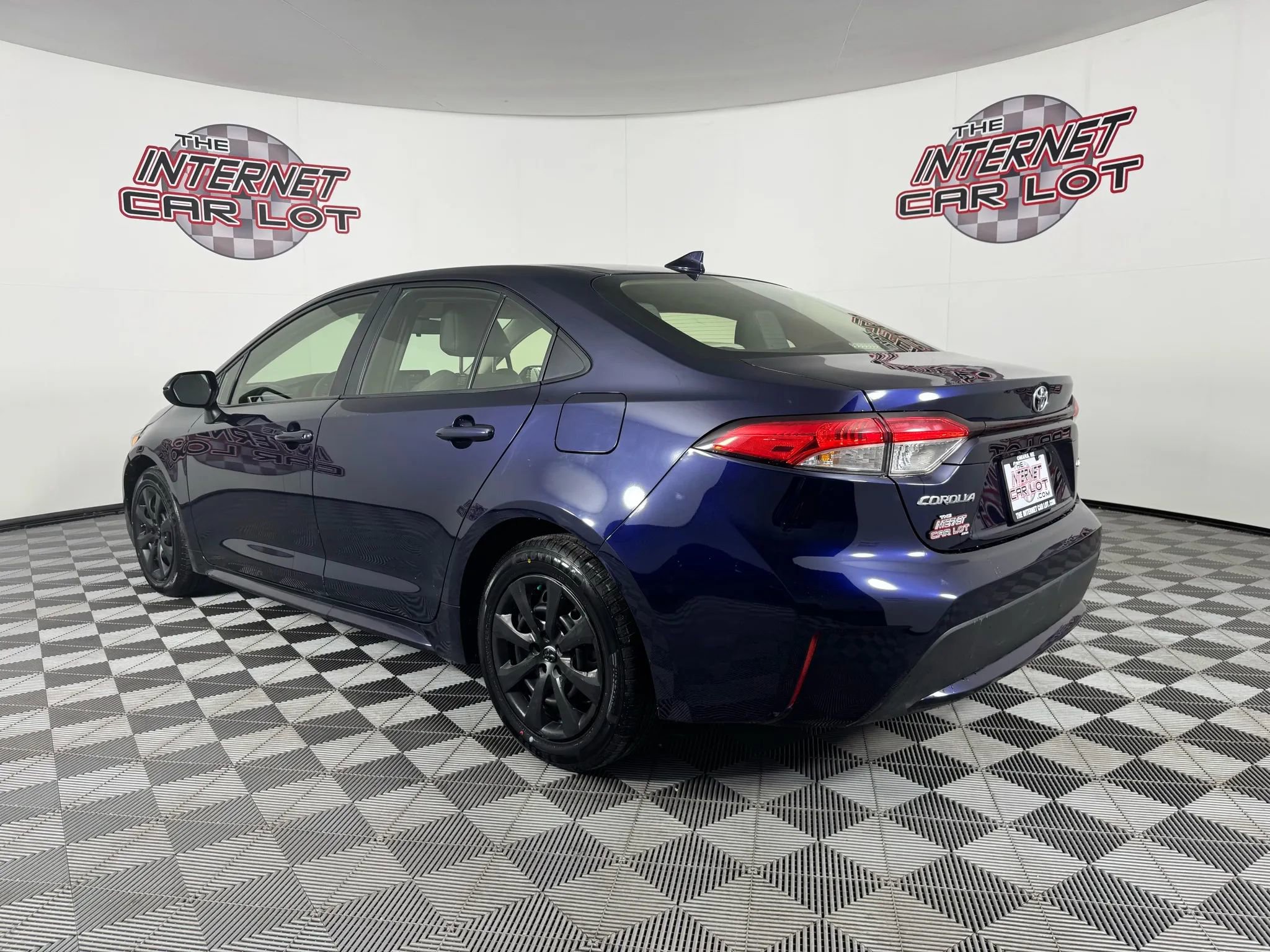 Used 2021 Toyota Corolla LE image 5