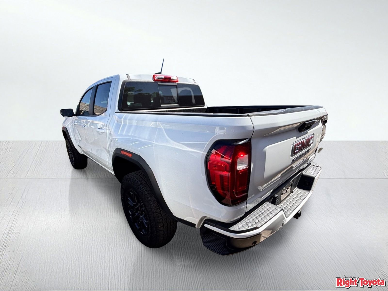 Used 2025 GMC Canyon Elevation RWD image 3