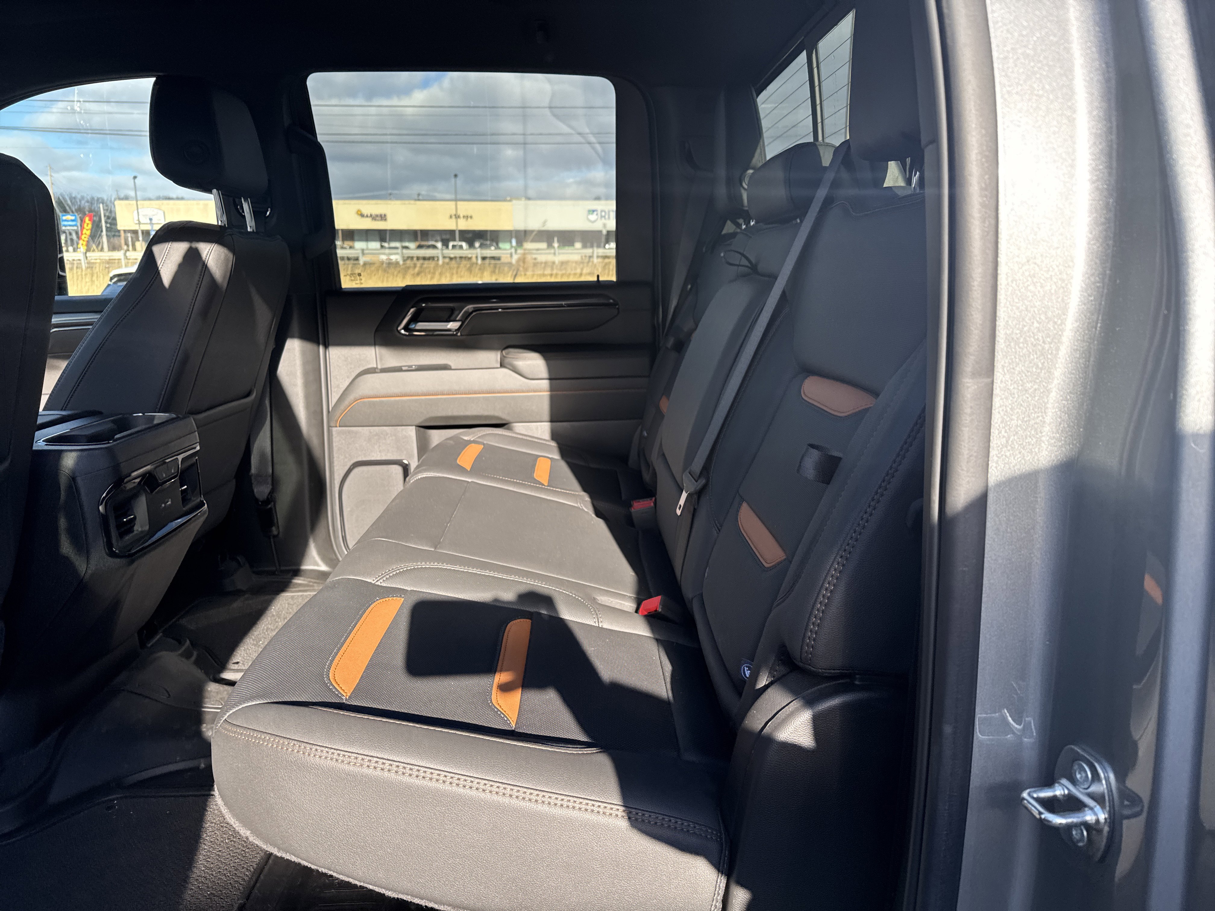 Used 2024 GMC Sierra 2500 AT4 w/ AT4 Preferred Package image 13