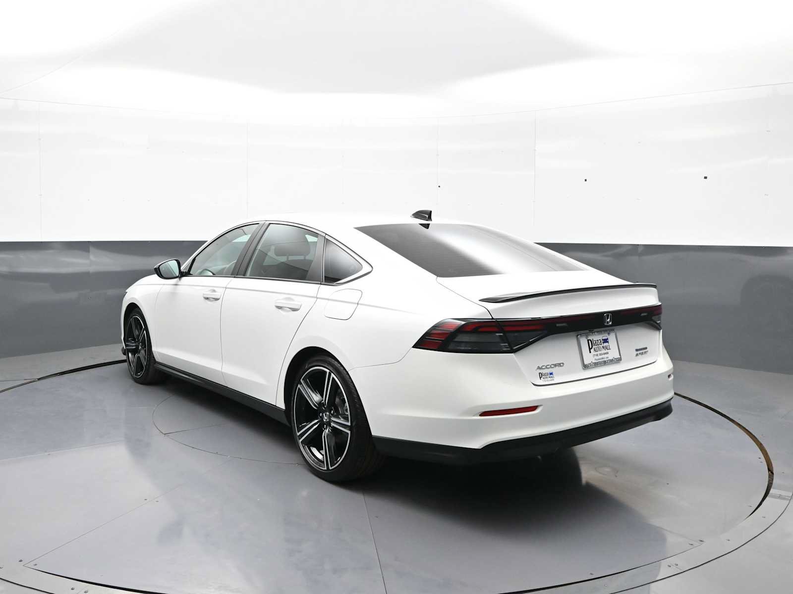 Used 2025 Honda Accord Sport image 8