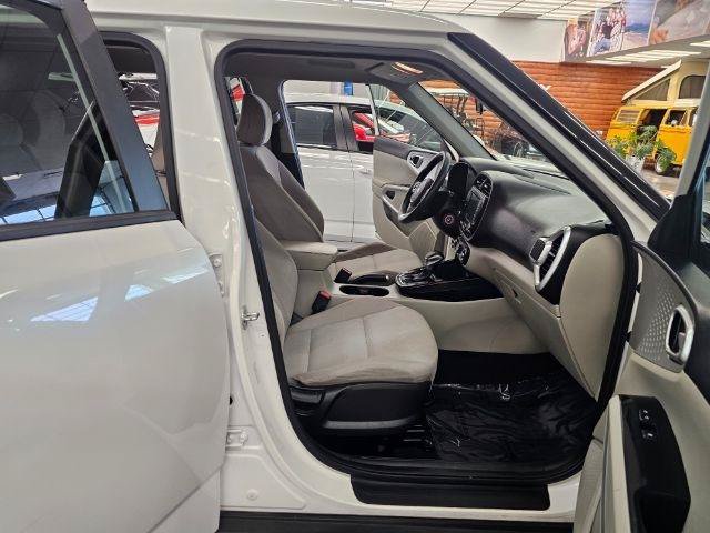 Used 2020 Kia Soul LX FWD image 30