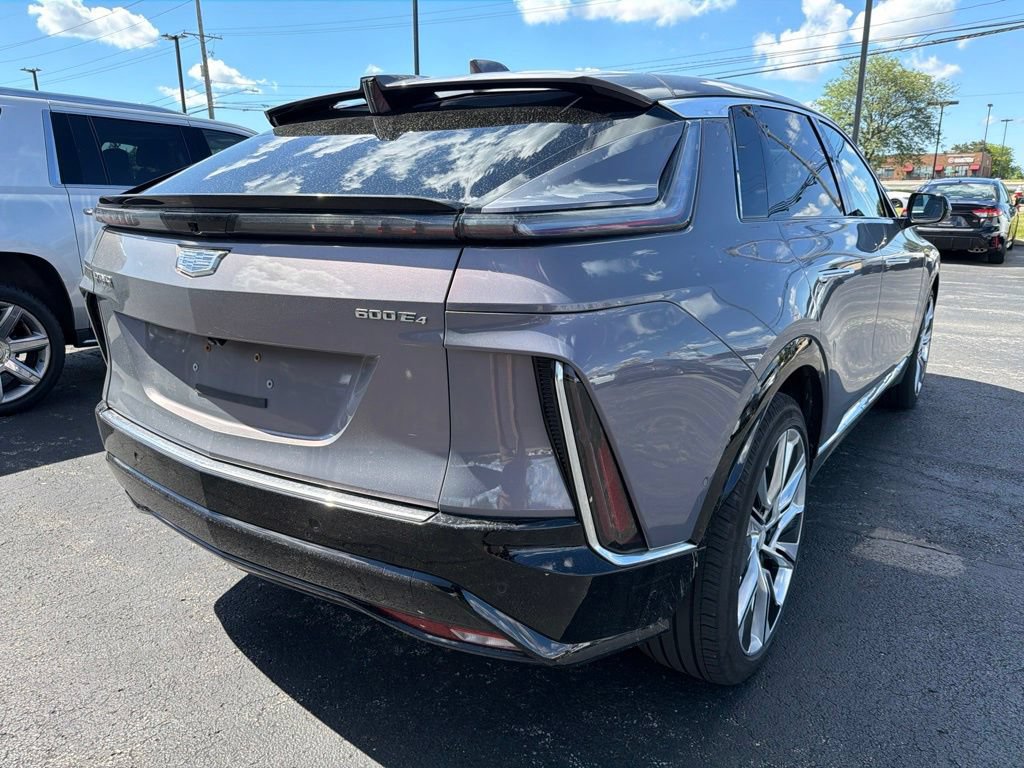 Certified 2024 Cadillac Lyriq Luxury AWD/4WD image 4