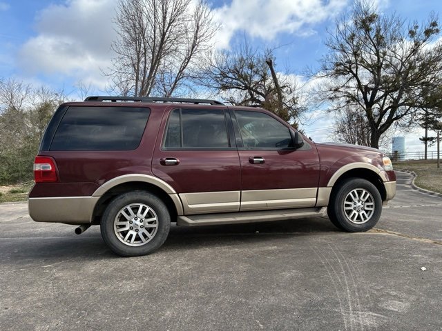 Used 2012 Ford Expedition XLT image 3