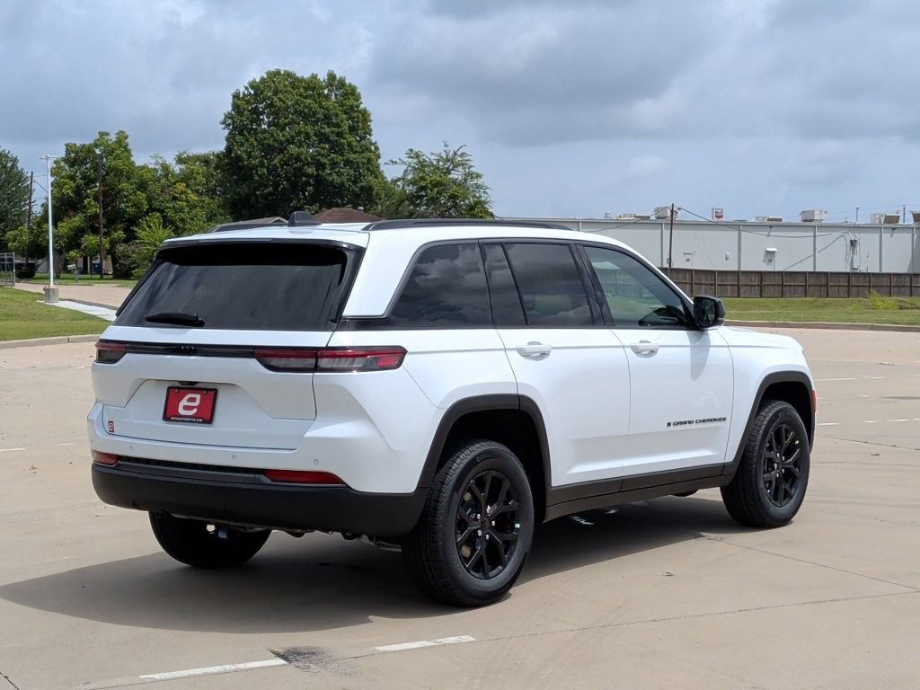 New 2026 Jeep Grand Cherokee Altitude RWD image 8
