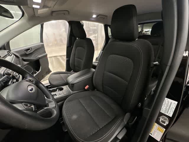 Used 2025 Ford Escape Active AWD/4WD image 16
