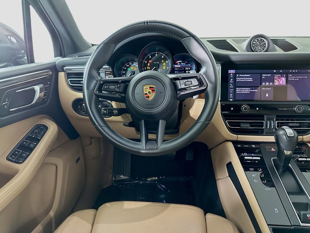 Certified 2023 Porsche Macan AWD/4WD image 25