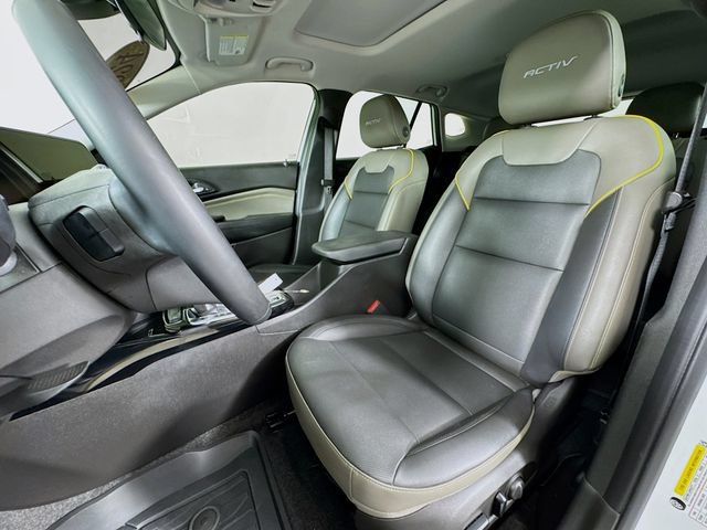 Used 2024 Chevrolet Trax ACTIV w/ Sunroof Package FWD image 11