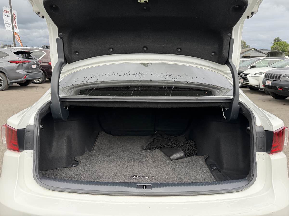 Used 2015 Lexus IS 250 w/ Navigation System Package RWD image 27