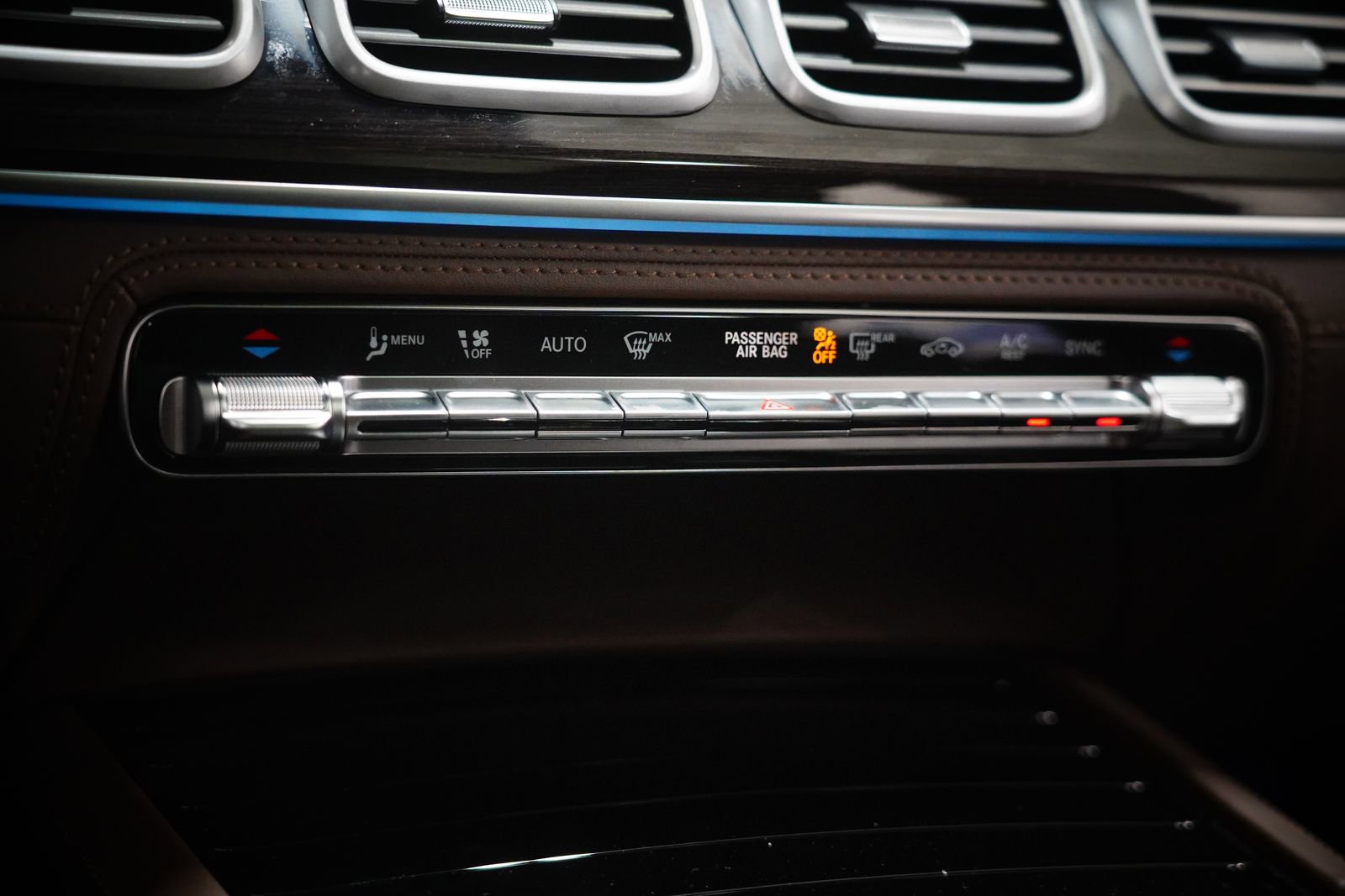 New 2026 Mercedes-Benz GLE 53 AMG 4MATIC Coupe image 31