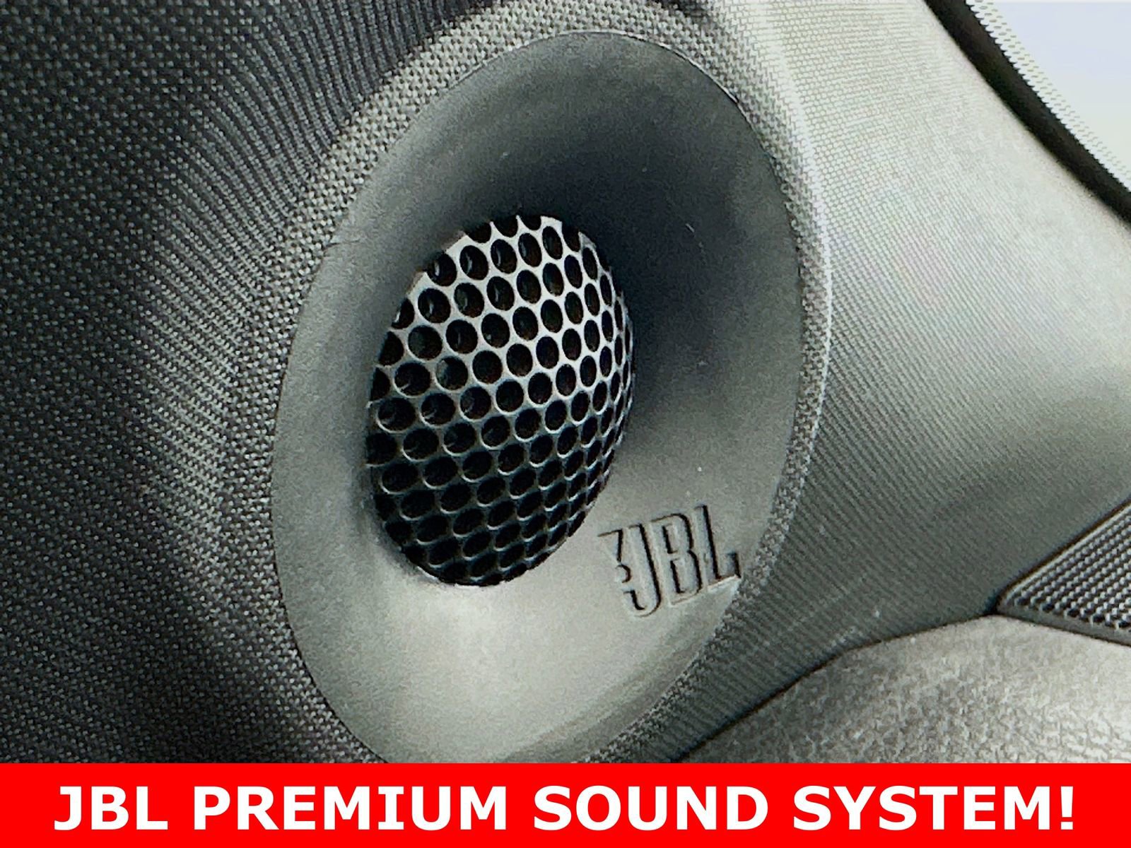 Certified 2025 Toyota Sienna Platinum image 22