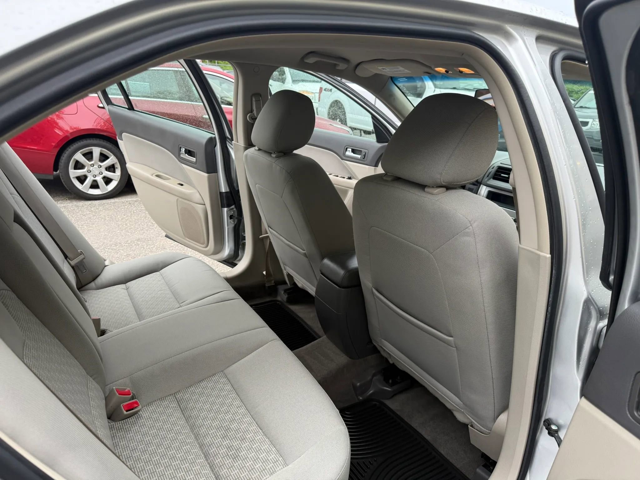 Used 2011 Ford Fusion SE FWD image 13