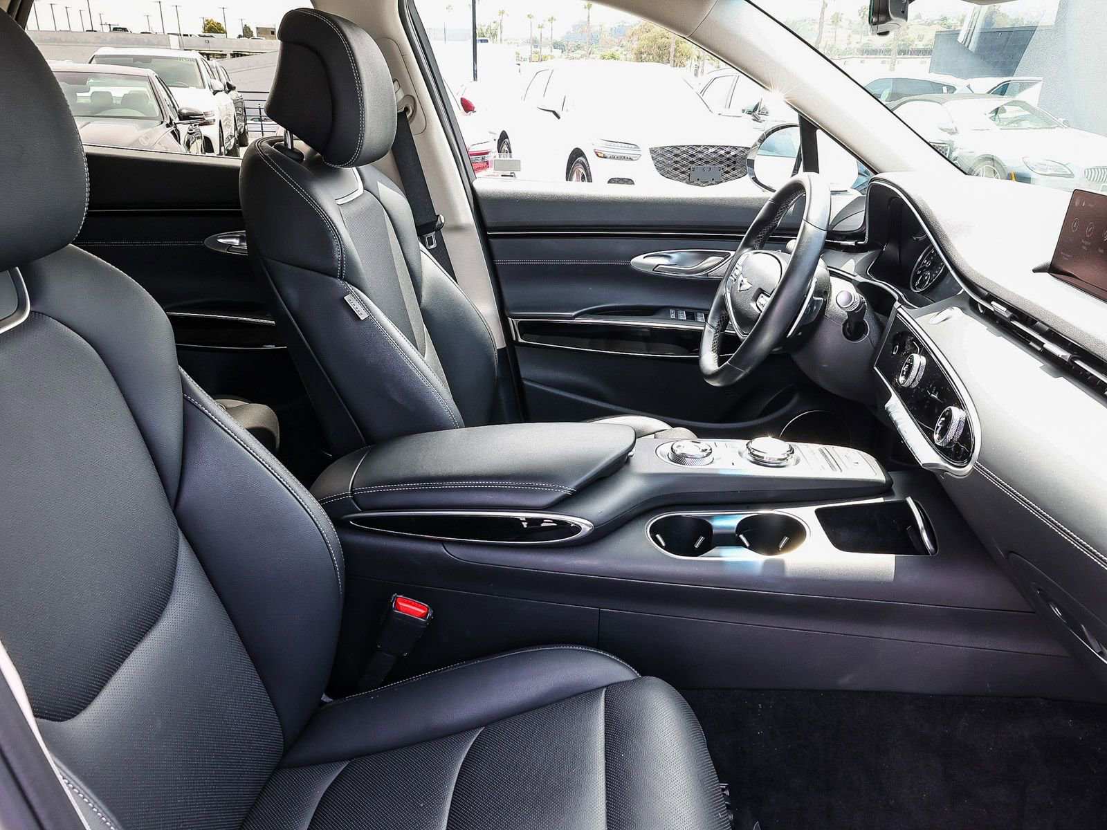Used 2025 Genesis GV70 2.5T AWD/4WD image 18