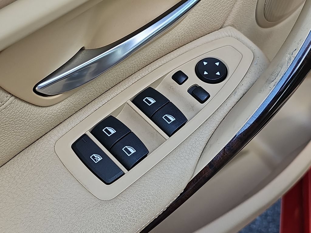 Used 2014 BMW 328i xDrive Sedan AWD/4WD image 19