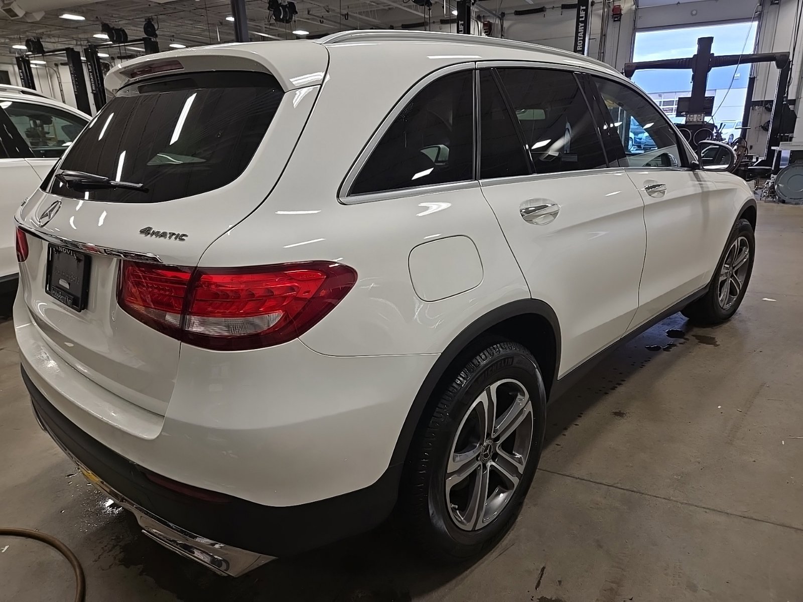 Used 2019 Mercedes-Benz GLC 300 4MATIC image 5