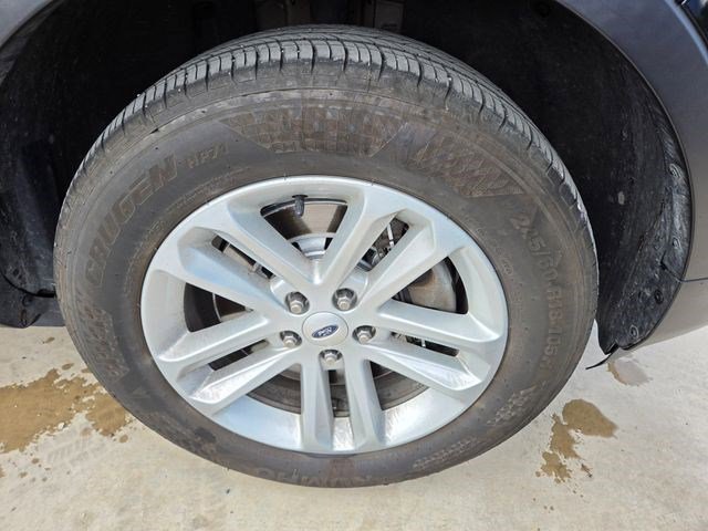 Used 2014 Ford Explorer XLT image 24