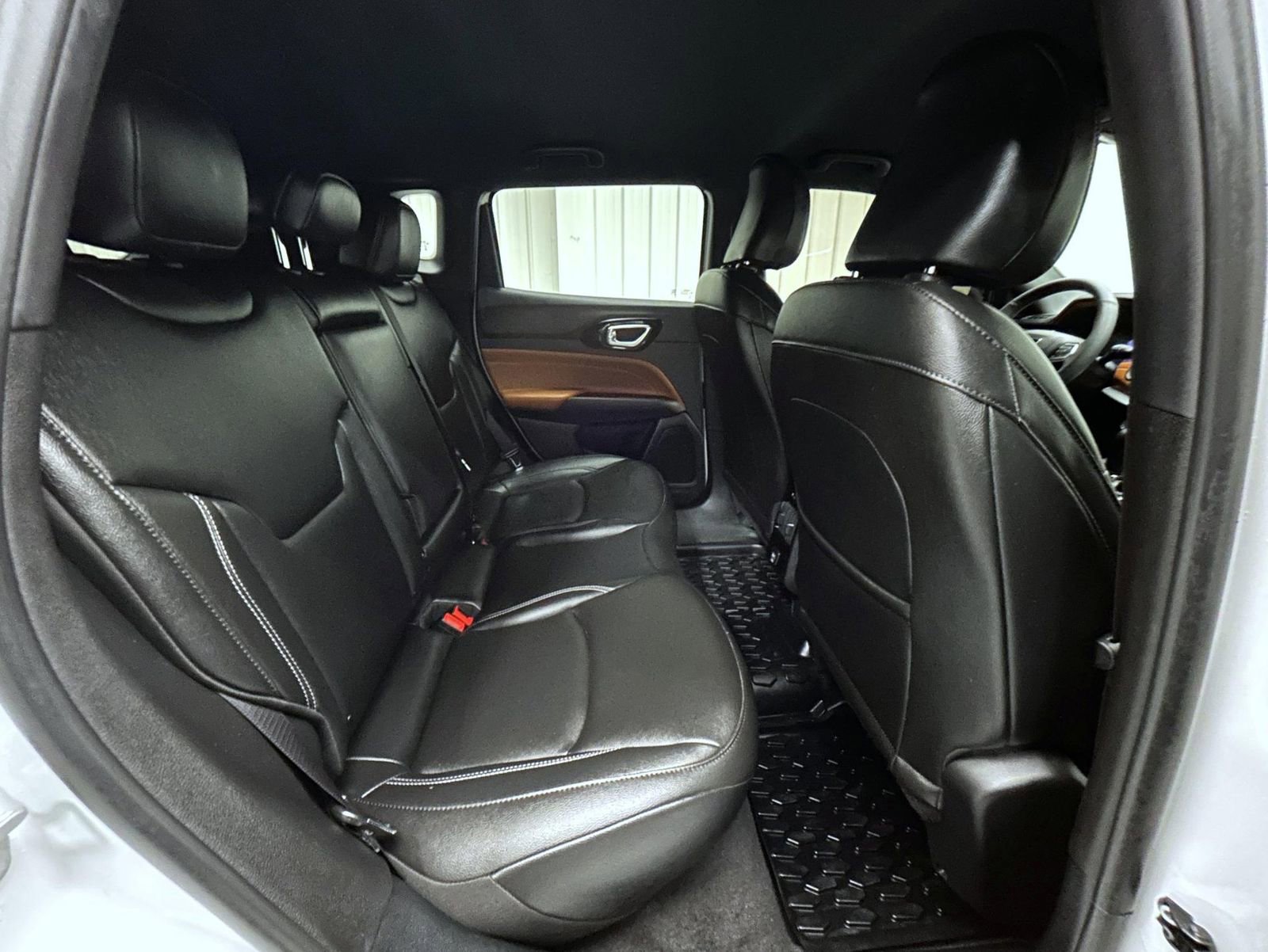 Used 2025 Jeep Compass Limited image 18