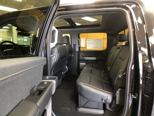 New 2026 Ford F250 Lariat w/ Black Appearance Package AWD/4WD image 22