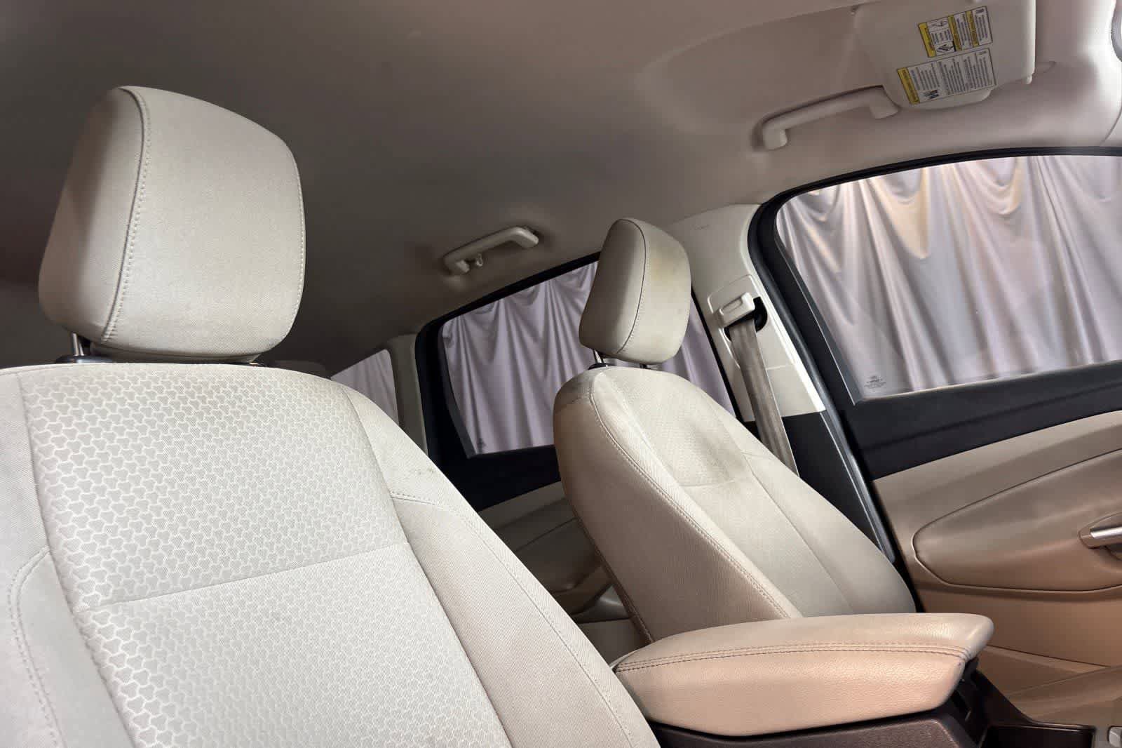 Used 2018 Ford Escape SE w/ Ford Safe & Smart Package FWD image 18