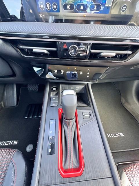 New 2025 Nissan Kicks SR image 17