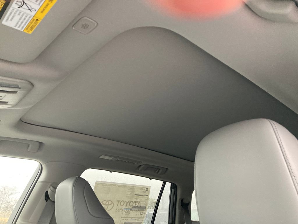 New 2026 Toyota Highlander Platinum AWD/4WD image 16