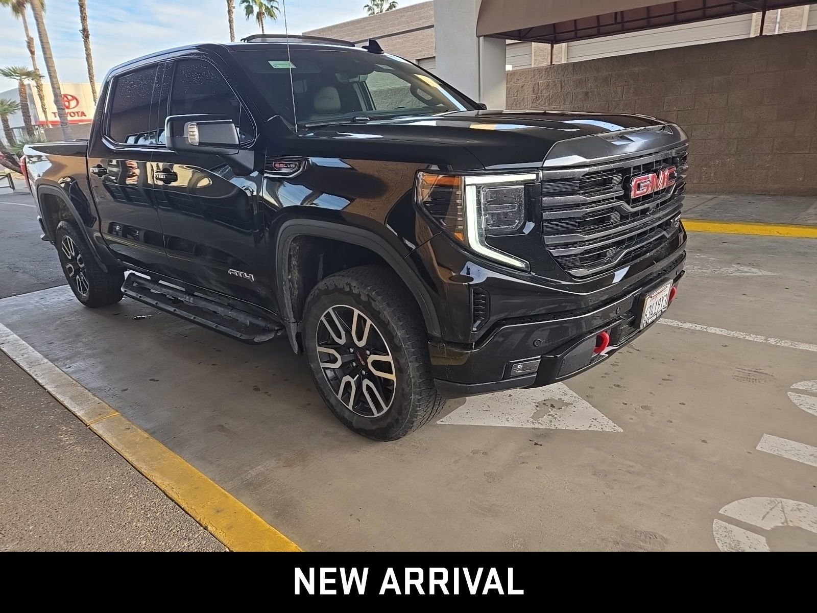 Used 2024 GMC Sierra 1500 AT4 w/ Technology Package image 3