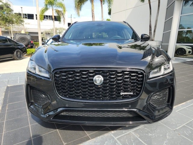 Used 2025 Jaguar F-PACE R-Dynamic S image 16