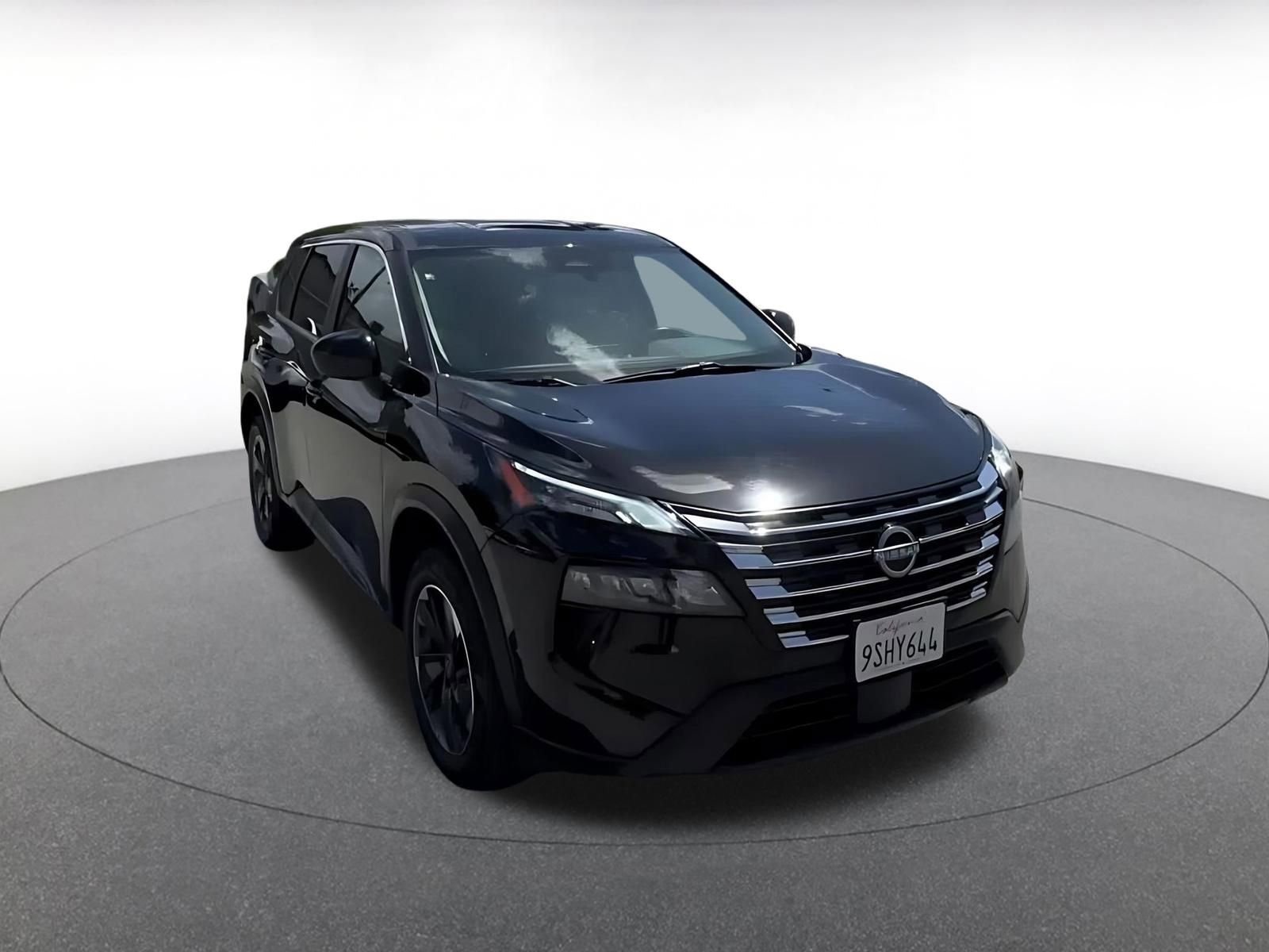 Used 2025 Nissan Rogue SV FWD image 3