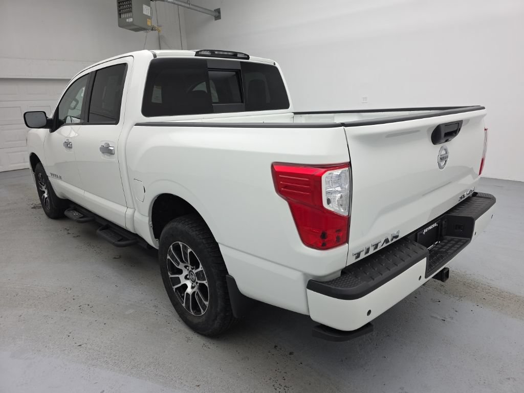 Used 2021 Nissan Titan SV w/ SV Convenience Package AWD/4WD image 9