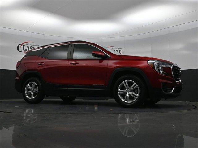 Used 2023 GMC Terrain SLE w/ Driver Convenience Package image 28