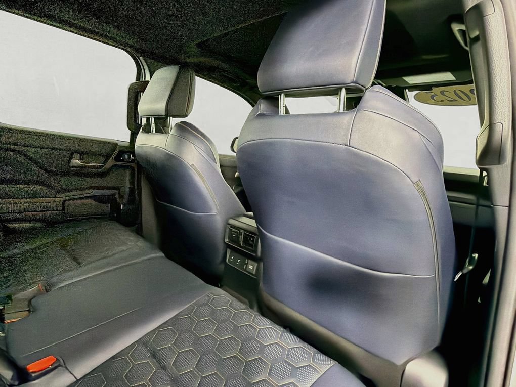 Used 2025 Toyota 4Runner Platinum AWD/4WD image 27